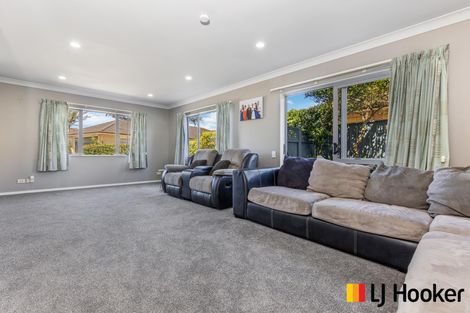 Photo of property in 52 Belfry Place, Wattle Downs, Auckland, 2103
