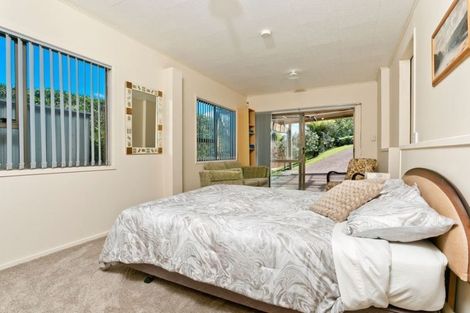 Photo of property in 969 East Coast Road, Torbay, Auckland, 0630