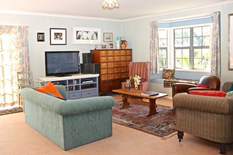 Photo of property in 31 Matauwhi Road, Russell, 0202