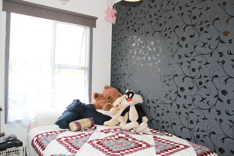 Photo of property in 5 Mcvicar Street, Tuatapere, 9620