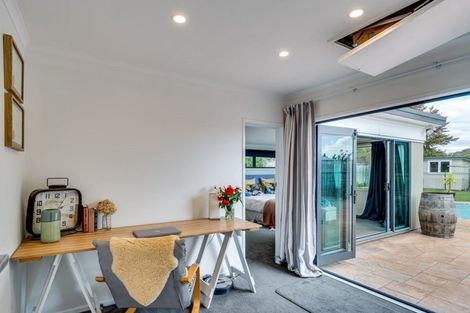 Photo of property in 15 Carl Avenue, Havelock North, 4130