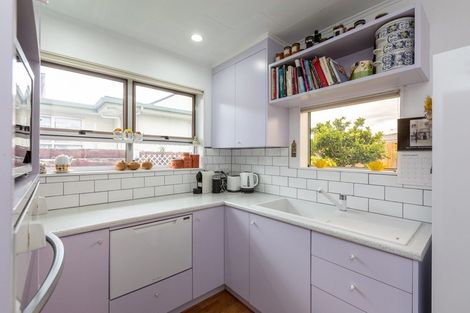 Photo of property in 17 Puketapu Road, Taradale, Napier, 4112