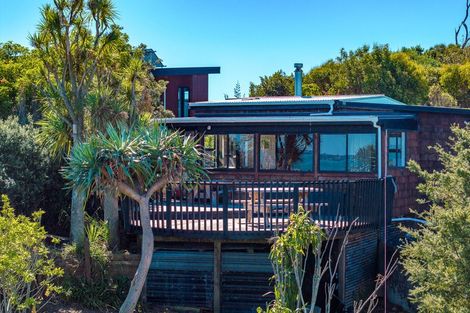 Photo of property in 15 Tetley Road, Surfdale, Waiheke Island, 1081