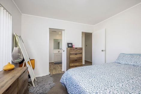 Photo of property in 8 Colt Place, Randwick Park, Auckland, 2105