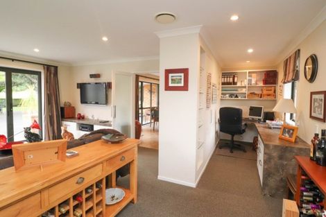 Photo of property in 6 Edward Bullen Place, Thames, 3500