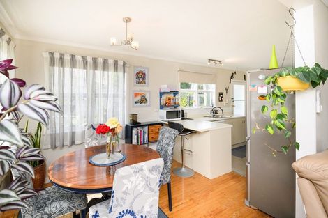 Photo of property in 76 Alexandra Street, Marton, 4710