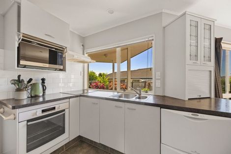 Photo of property in 17 Kingsgate Avenue, Havelock North, 4130