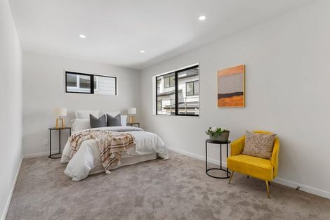 Photo of property in 17b Kathleen Street, Totara Vale, Auckland, 0627