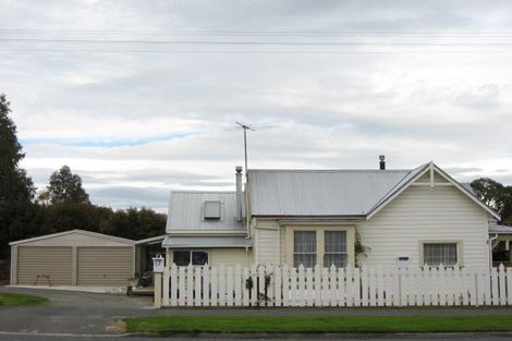 Photo of property in 17 Ossian Street, Milton, 9220