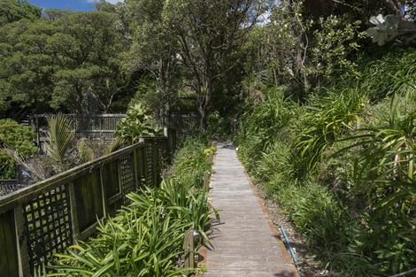 Photo of property in 29 Seaview Road, Paremata, Porirua, 5024