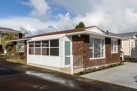 Photo of property in 2/25 Wallath Road, Westown, New Plymouth, 4310