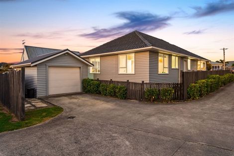 Photo of property in 16 Tapu Road, Huapai, Kumeu, 0810