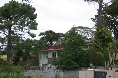 Photo of property in 15 Centennial Place, Campbells Bay, Auckland, 0630