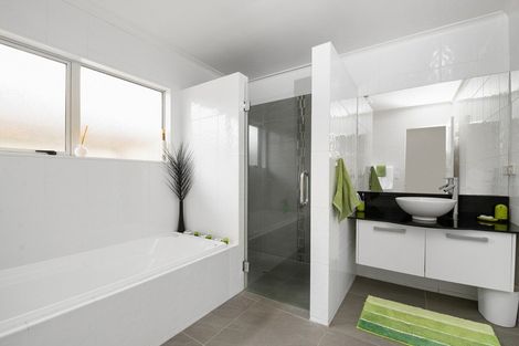 Photo of property in 96 Basley Road, Owhata, Rotorua, 3010