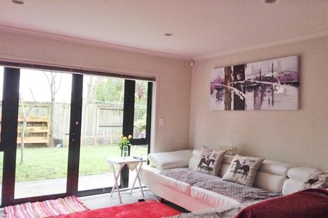 Photo of property in 4 Barnea Circle, Glen Eden, Auckland, 0602