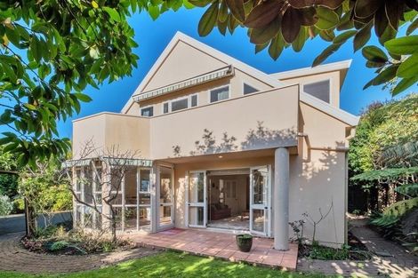 Photo of property in 1 William Bond Street, Stanley Point, Auckland, 0624