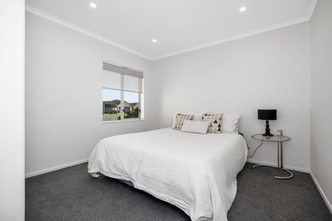 Photo of property in 27 Mcleod Place, Papamoa Beach, Papamoa, 3118