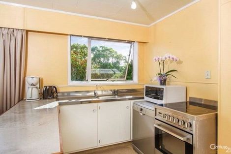 Photo of property in 44 Coniston Avenue, Te Atatu South, Auckland, 0610