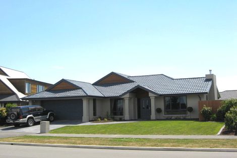 Photo of property in 16 Bottle Lake Drive, Parklands, Christchurch, 8083