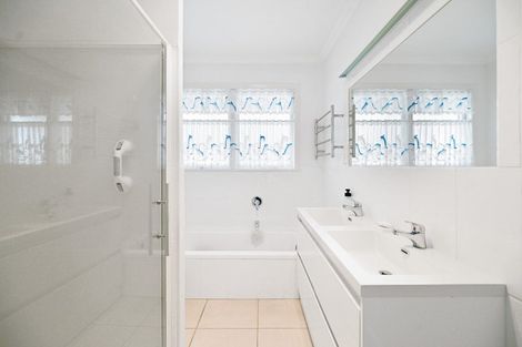 Photo of property in 2 Awatere Avenue, Beerescourt, Hamilton, 3200