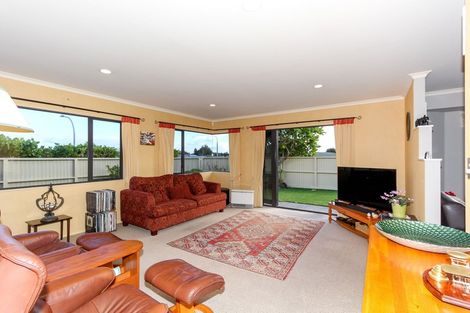 Photo of property in 1 Rotokare Crescent, Whalers Gate, New Plymouth, 4310