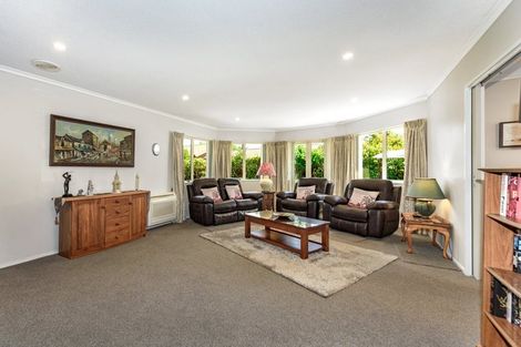 Photo of property in 5 Patricia Place, Harewood, Christchurch, 8051