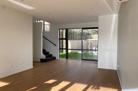 Photo of property in 20 Karoro Road, One Tree Point, 0118