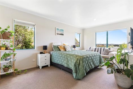 Photo of property in 33b Dalwhinnie Parade, Highland Park, Auckland, 2010