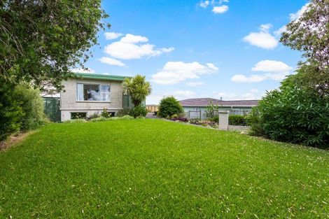 Photo of property in 23 Roberts Road, Matakatia, Whangaparaoa, 0930