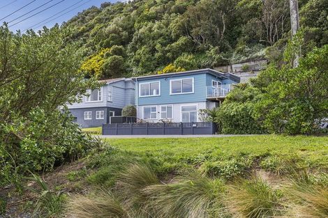 Photo of property in 77 Moana Road, Plimmerton, Porirua, 5026