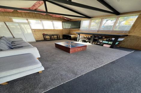 Photo of property in 69 Coopers Road, Dallington, Christchurch, 8061