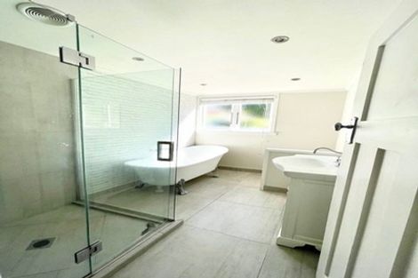 Photo of property in 12 Moore Street, Hillcrest, Auckland, 0627