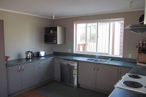 Photo of property in 1 Frances Street, Waikanae Beach, Waikanae, 5036