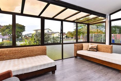 Photo of property in 12 Seaward Place, Wattle Downs, Auckland, 2103