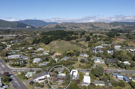 Photo of property in 67 Waimea Road, Waikanae Beach, Waikanae, 5036