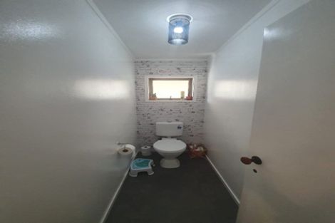 Photo of property in 9 Kirrama Place, Conifer Grove, Takanini, 2112