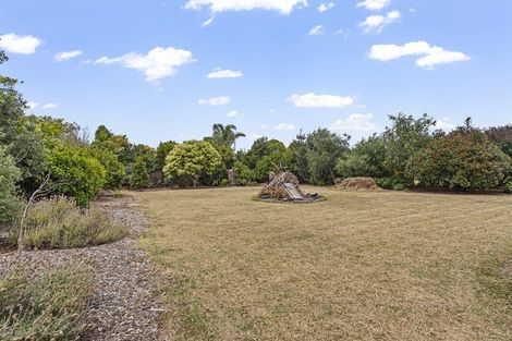 Photo of property in 76 Shaw Road, Oratia, Auckland, 0604