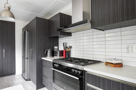 Photo of property in 2 Royal Terrace, Alexandra, 9320