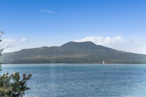 Photo of property in 34 Muritai Road, Milford, Auckland, 0620