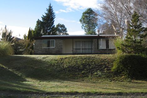 Photo of property in 223 Beacon Point Road, Wanaka, 9305