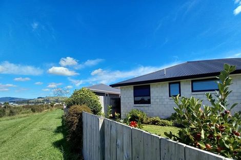 Photo of property in 11 Westhill Lane, Papamoa Beach, Papamoa, 3118