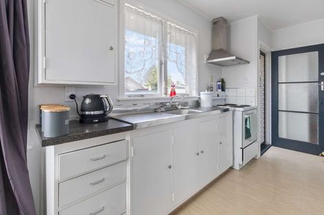 Photo of property in 53 Collins Road, Melville, Hamilton, 3206