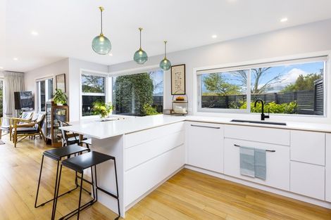 Photo of property in 2 Hobbit Lane, Pinehaven, Upper Hutt, 5371