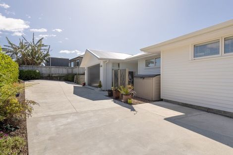 Photo of property in 61 Margaret Drive, Omokoroa, 3114