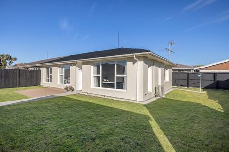 Photo of property in 2/161 Beach Road, North New Brighton, Christchurch, 8083