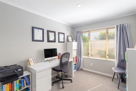 Photo of property in 19 Blighs Road, Strowan, Christchurch, 8052