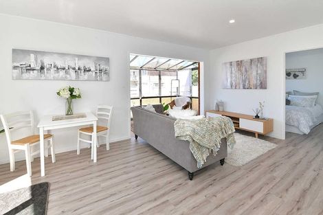 Photo of property in 1/70 Florence Avenue, Orewa, 0931