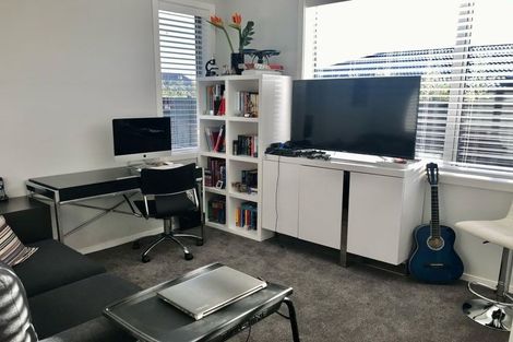 Photo of property in 17 Rowles Road, Pukekohe, 2120