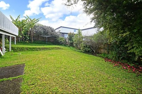 Photo of property in 112 Weatherly Road, Torbay, Auckland, 0630