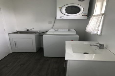 Photo of property in 2 Coleman Street, Paraparaumu, 5032